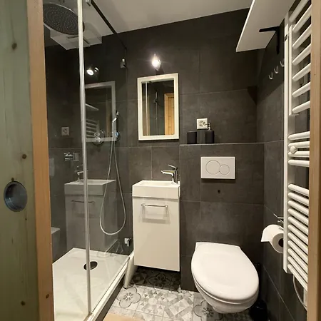 Medran And Bike Base